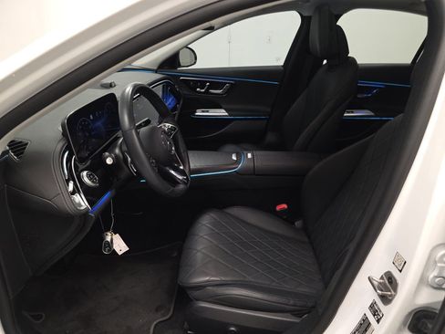 Used 2025 Mercedes-Benz E 450 4MATIC Sedan w/ Airmatic Package image 8