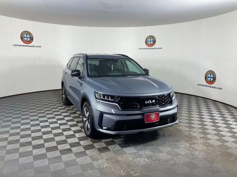 Used 2022 Kia Sorento S image 18