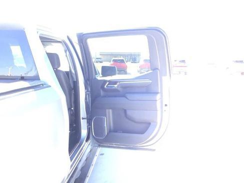 Used 2024 Chevrolet Silverado 1500 LT Trail Boss w/ Convenience Package II AWD/4WD image 17