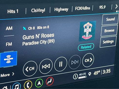 Used 2023 Chevrolet Traverse RS image 5