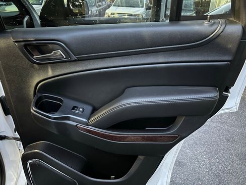 Used 2017 GMC Yukon SLT image 27