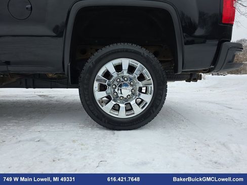 Used 2019 GMC Sierra 2500 Denali w/ Duramax Plus Package image 33