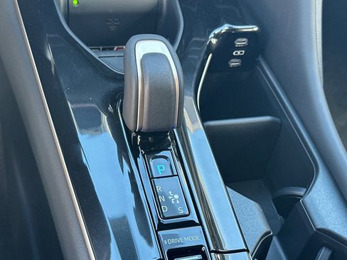 New 2025 Toyota Crown Signia image 24