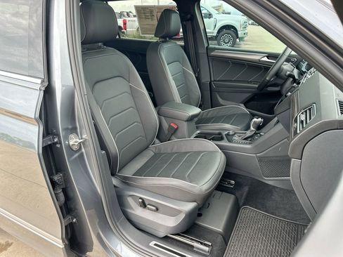 Used 2024 Volkswagen Tiguan SEL R-Line image 22