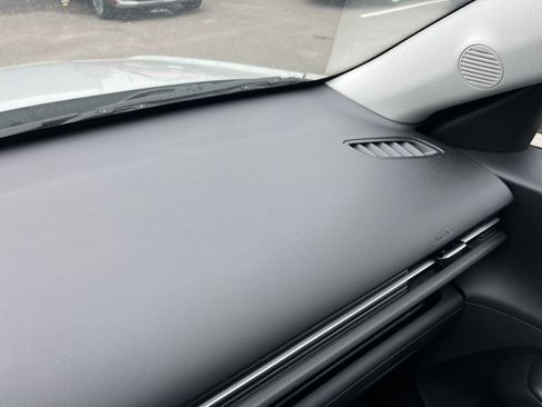 Used 2025 Hyundai Kona SEL image 36