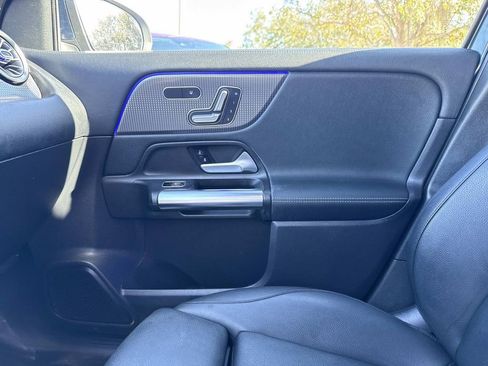 Used 2021 Mercedes-Benz GLA 250 4MATIC image 28