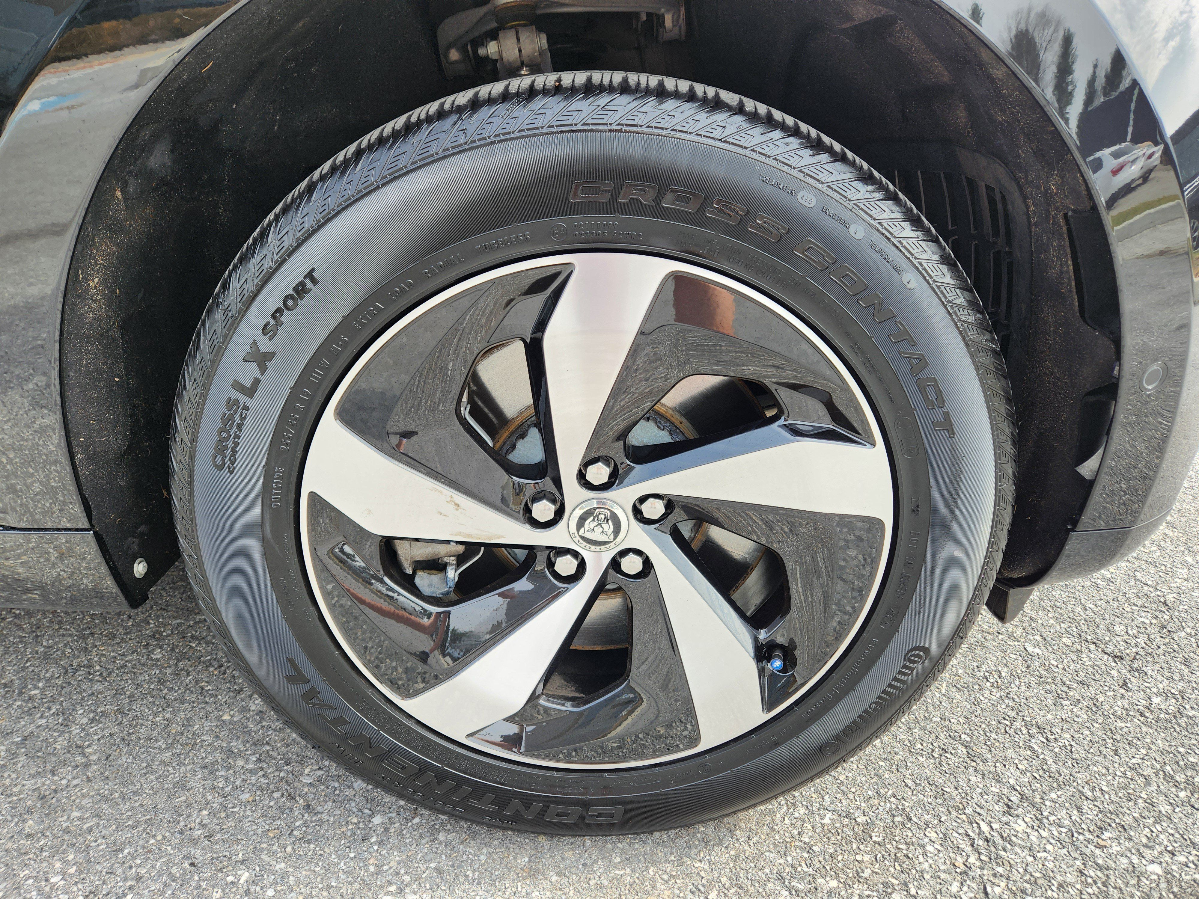 Certified 2026 Jaguar F-PACE R-Dynamic S AWD/4WD image 7
