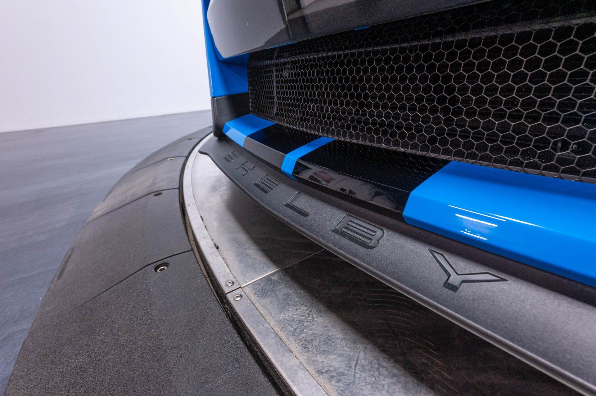 Used 2022 Ford Mustang Shelby GT500 w/ Carbon Fiber Track Pack RWD image 35