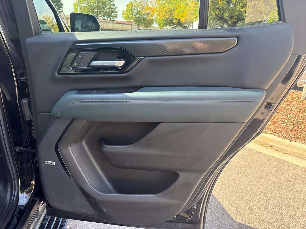Used 2026 GMC Yukon AT4 w/ AT4 Premium Plus Package AWD/4WD image 26