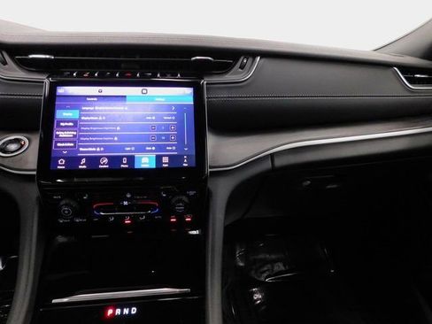 Used 2025 Jeep Grand Cherokee Limited image 37