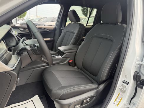 New 2026 Jeep Grand Cherokee Laredo X RWD image 16