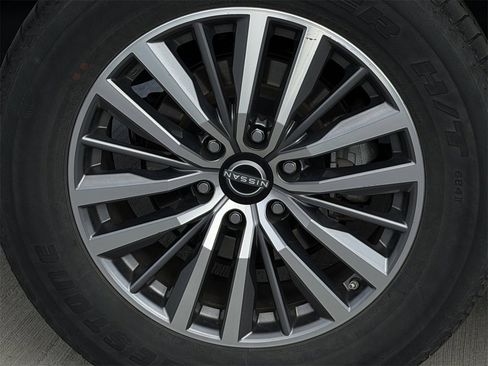 Used 2024 Nissan Armada SL image 10