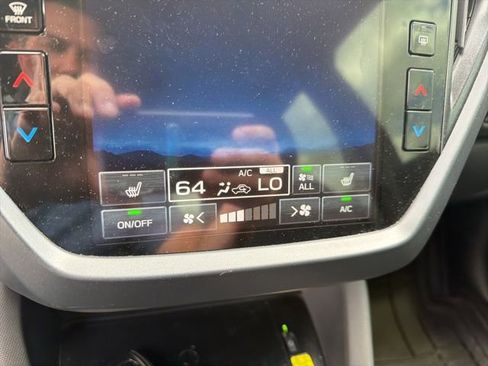 Used 2025 Subaru Forester Premium image 18