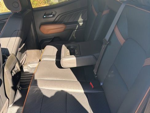 Used 2024 GMC Canyon AT4 w/ AT4 Premium Package image 31