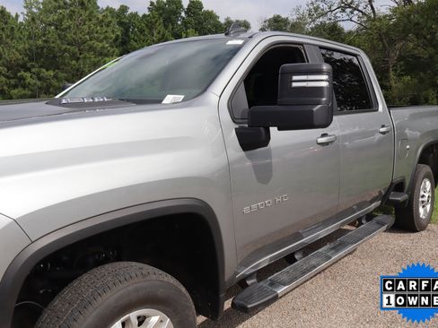 Used 2025 Chevrolet Silverado 2500 LT w/ Convenience Package AWD/4WD image 13