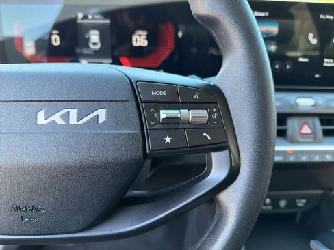 Used 2025 Kia K4 FWD image 16