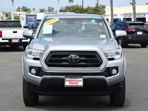 Certified 2022 Toyota Tacoma SR5 AWD/4WD image 3
