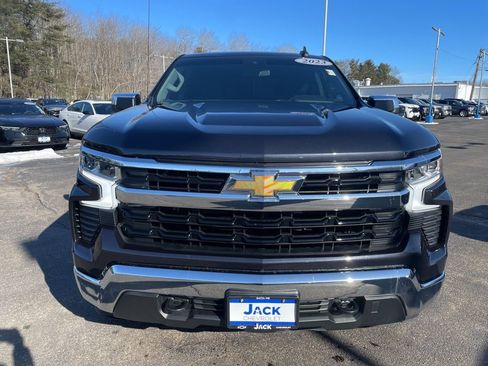 Used 2023 Chevrolet Silverado 1500 LT AWD/4WD image 2