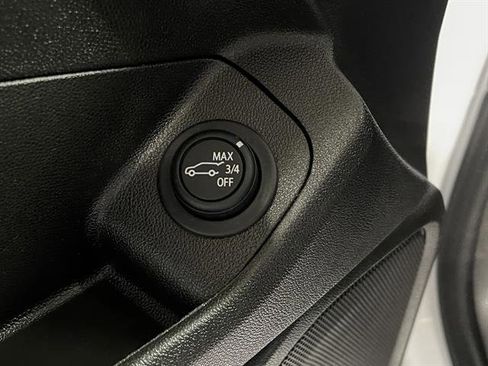 Used 2024 GMC Terrain SLE w/ Driver Convenience Package image 36