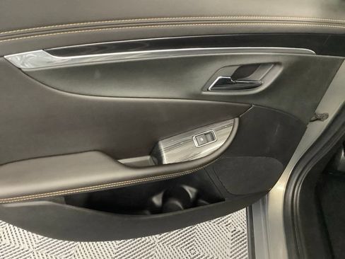 Used 2018 Chevrolet Impala LT FWD image 5