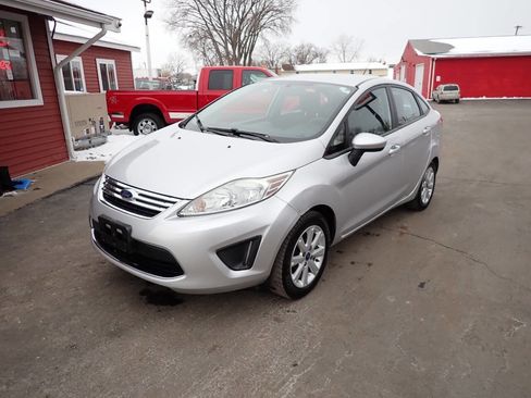 Used 2011 Ford Fiesta SE w/ 203A Rapid Spec Order Code image 3