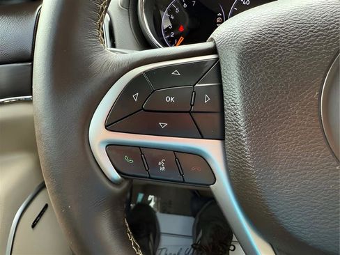 Used 2019 Jeep Grand Cherokee Overland image 15