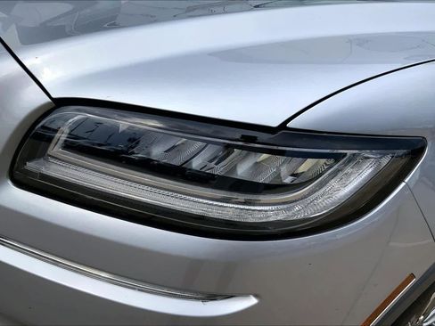 Used 2023 Lincoln Nautilus FWD w/ Premium Package image 27