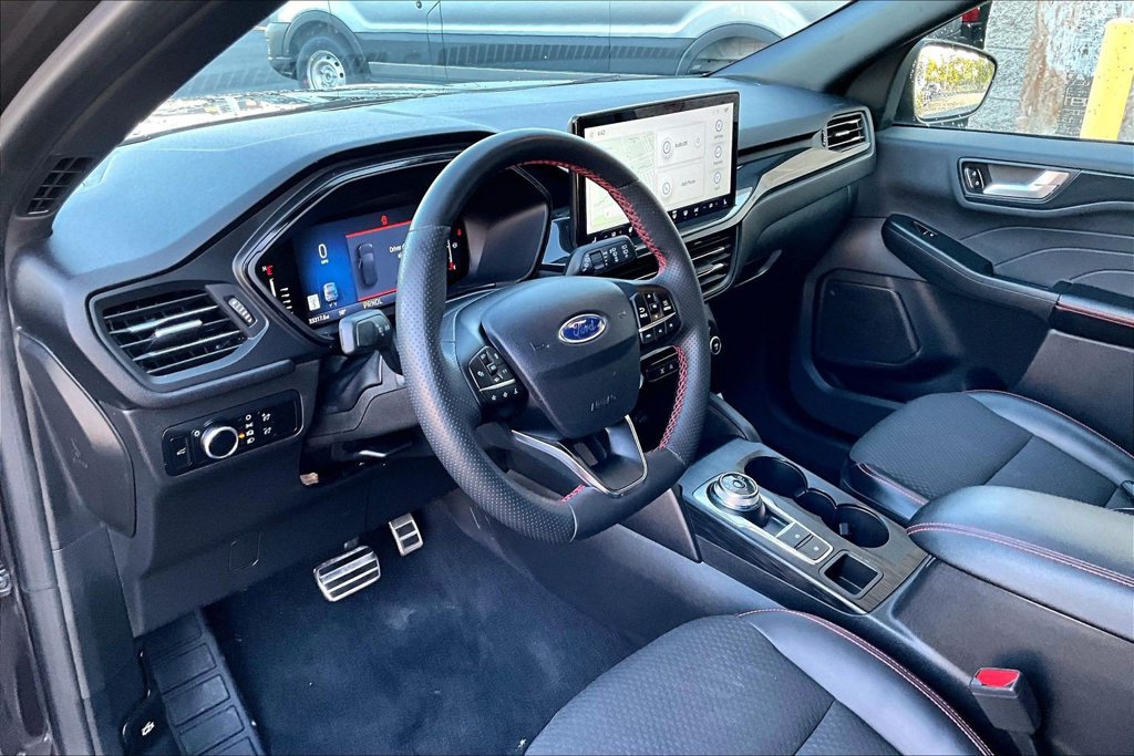 Certified 2023 Ford Escape ST-Line w/ Tech Pack #1 AWD/4WD image 13