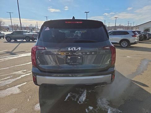 Used 2023 Kia Telluride S w/ S Sunroof Package image 6