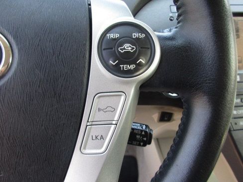 Used 2010 Toyota Prius Five w/ Advanced Technology Pkg FWD image 21