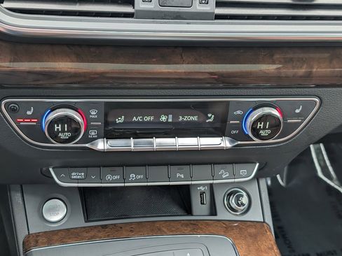 Used 2020 Audi Q5 2.0T Premium w/ Convenience Package image 30