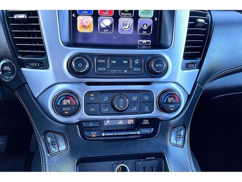 Used 2017 GMC Yukon SLT w/ HD Trailering Package AWD/4WD image 25