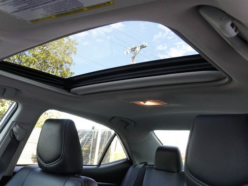 Used 2016 Toyota Corolla S w/ Driver Convenience Package image 14