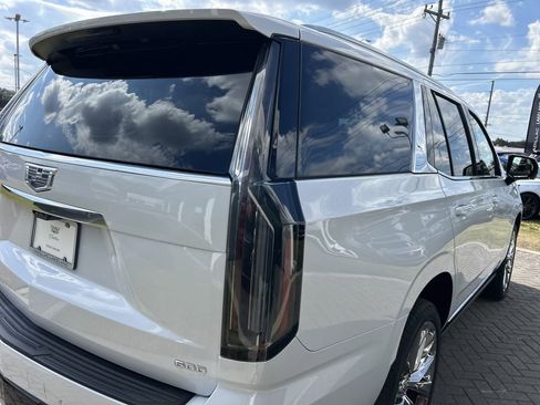 New 2026 Cadillac Escalade Luxury image 8