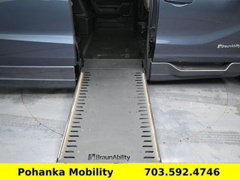 Used 2026 Honda Odyssey EX-L image 4