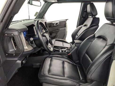 Certified 2025 Ford Bronco Outer Banks AWD/4WD image 18