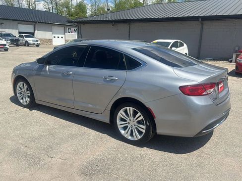 Used 2015 Chrysler 200 Limited w/ Convenience Group image 7