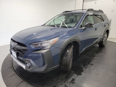 Used 2023 Subaru Outback Limited XT AWD/4WD image 3