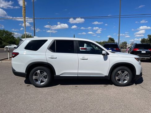 New 2025 Honda Pilot EX-L image 6