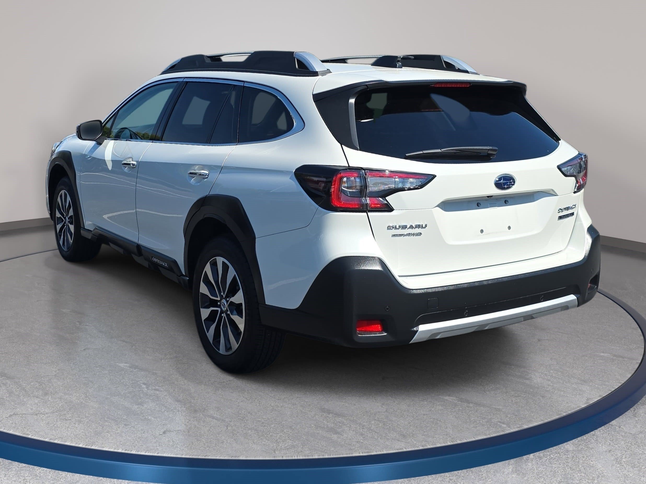 Used 2025 Subaru Outback Touring XT AWD/4WD image 7