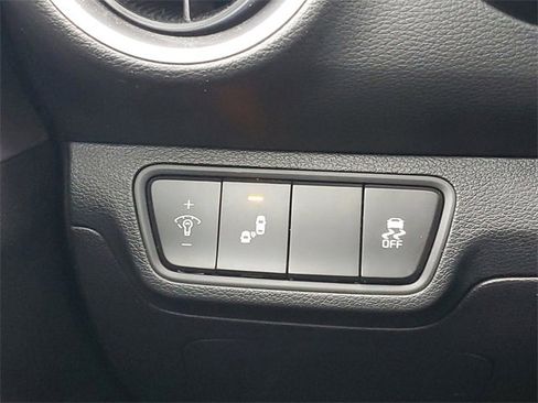 Certified 2024 Kia Forte LXS w/ LXS Technology Package image 17