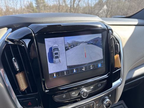 Used 2023 Chevrolet Traverse Premier image 40