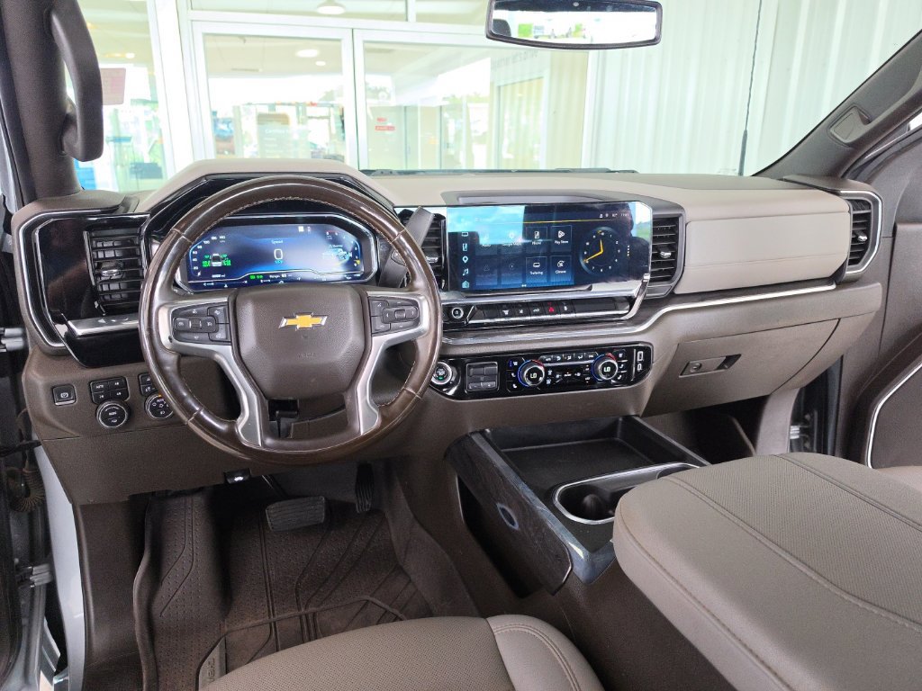 Used 2024 Chevrolet Silverado 3500 LTZ w/ LTZ Convenience Package AWD/4WD image 19