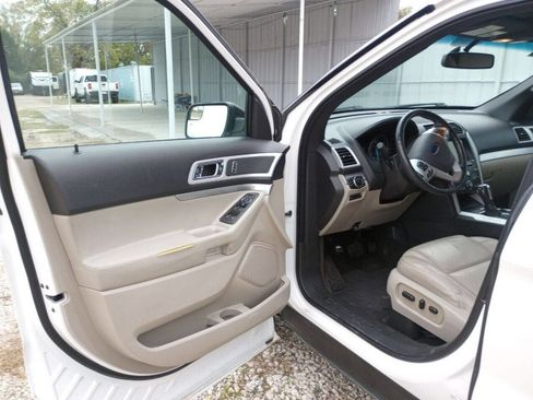 Used 2014 Ford Explorer XLT w/ Equipment Group 202A image 33