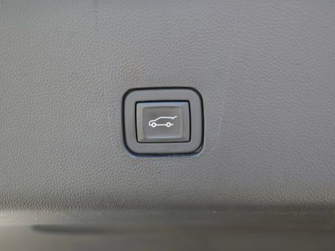 Used 2023 Chevrolet Traverse Premier w/ Redline Edition AWD/4WD image 12