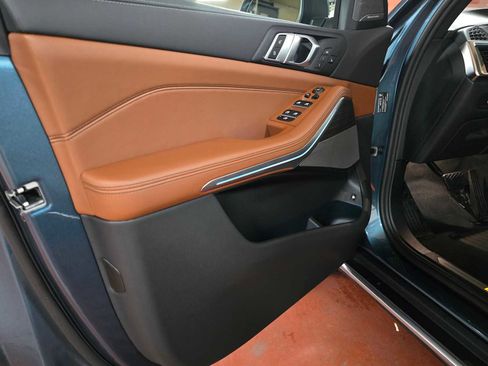 Used 2026 BMW X5 xDrive50e image 19