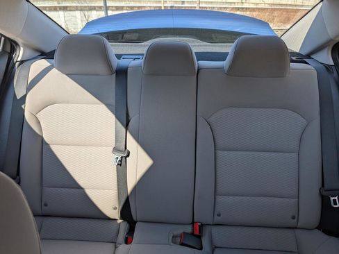 Used 2020 Hyundai Elantra SEL image 19