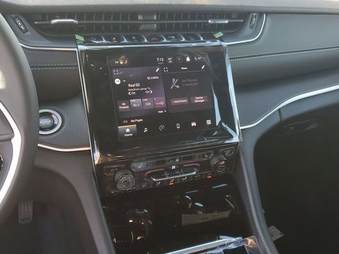 New 2025 Jeep Grand Cherokee L Altitude image 26