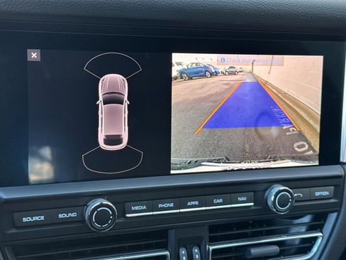 Used 2020 Porsche Macan image 25