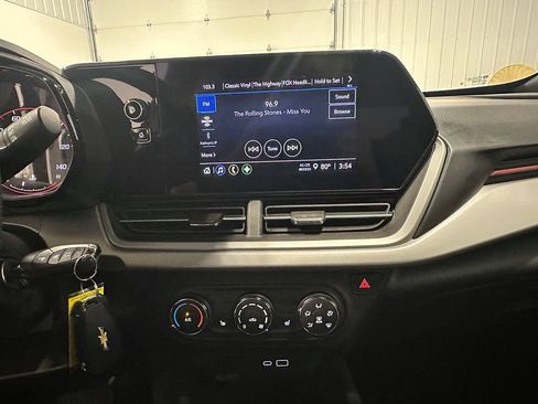 Used 2024 Chevrolet Trax RS w/ Driver Confidence Package FWD image 29